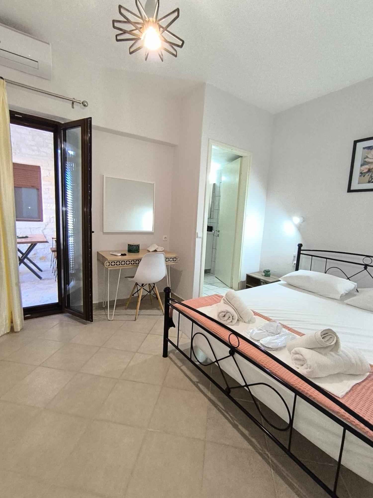 Poseidon Apartments Гайос Экстерьер фото